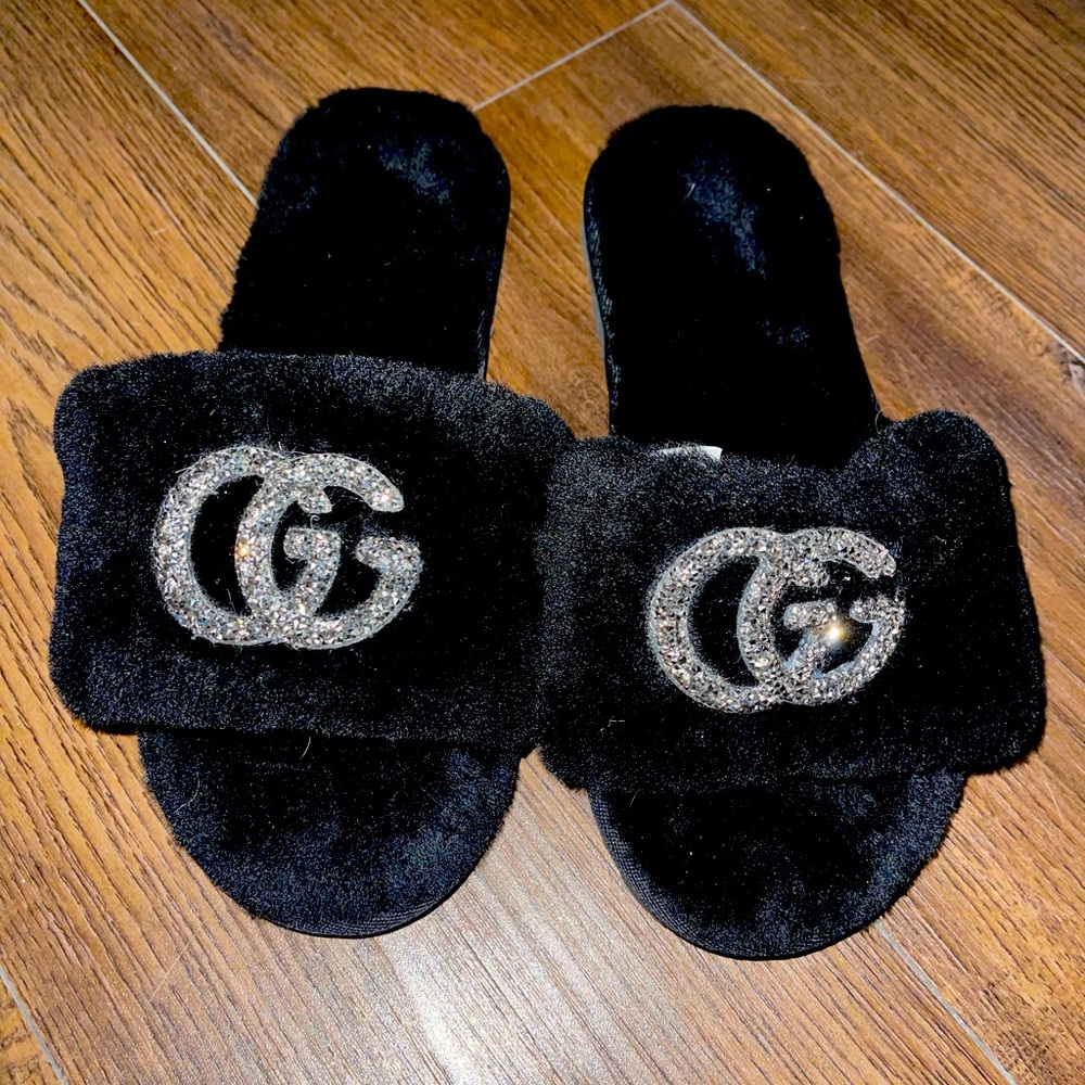 Black GG slippers